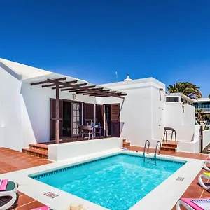 villa-christine-by-villa-plus.puertodelcarmen-hotels.org/